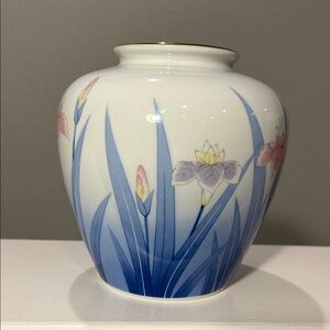 Vintage Otagiri Japan Blue Iris Vase by OCM (Otagiri Manufacturing Company)
